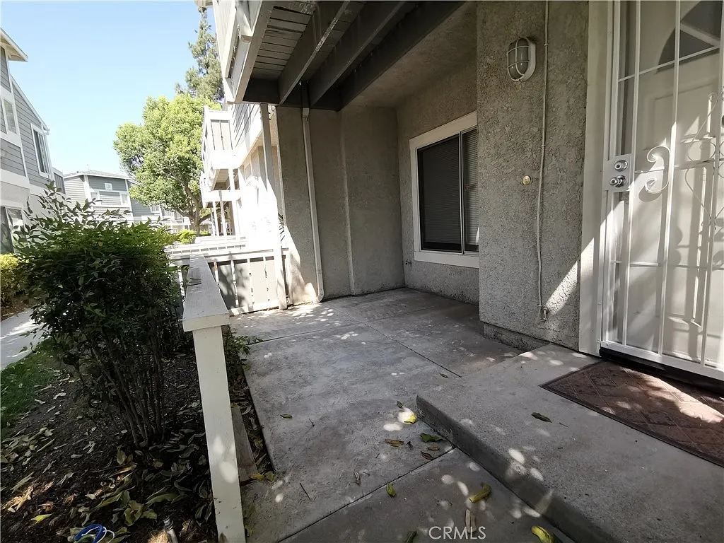 2 bed, 2.5 bath, 932 sqft, $2,400 — Photo 3