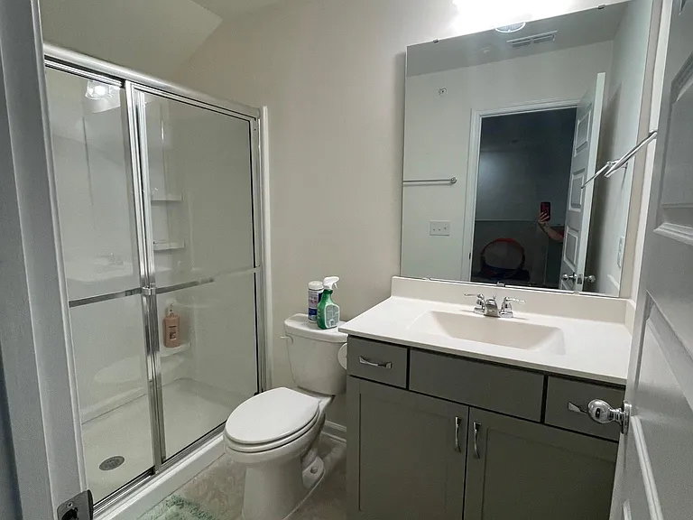 2nd floor full bath (with media,entertainment/4th bed )