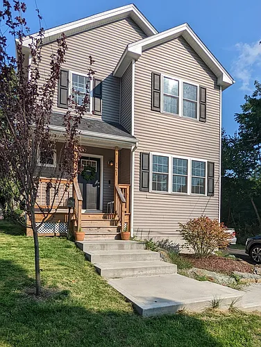 121 Hillcrest Ave Photo 1