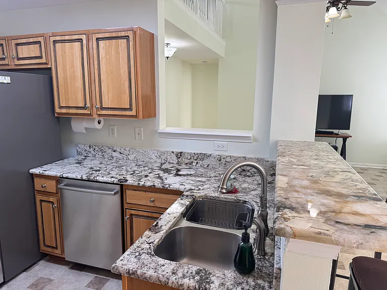 136 Madelia Pl — Photo 13