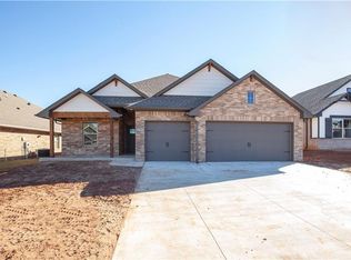 2908 Hazel Holw, Moore, OK 73160