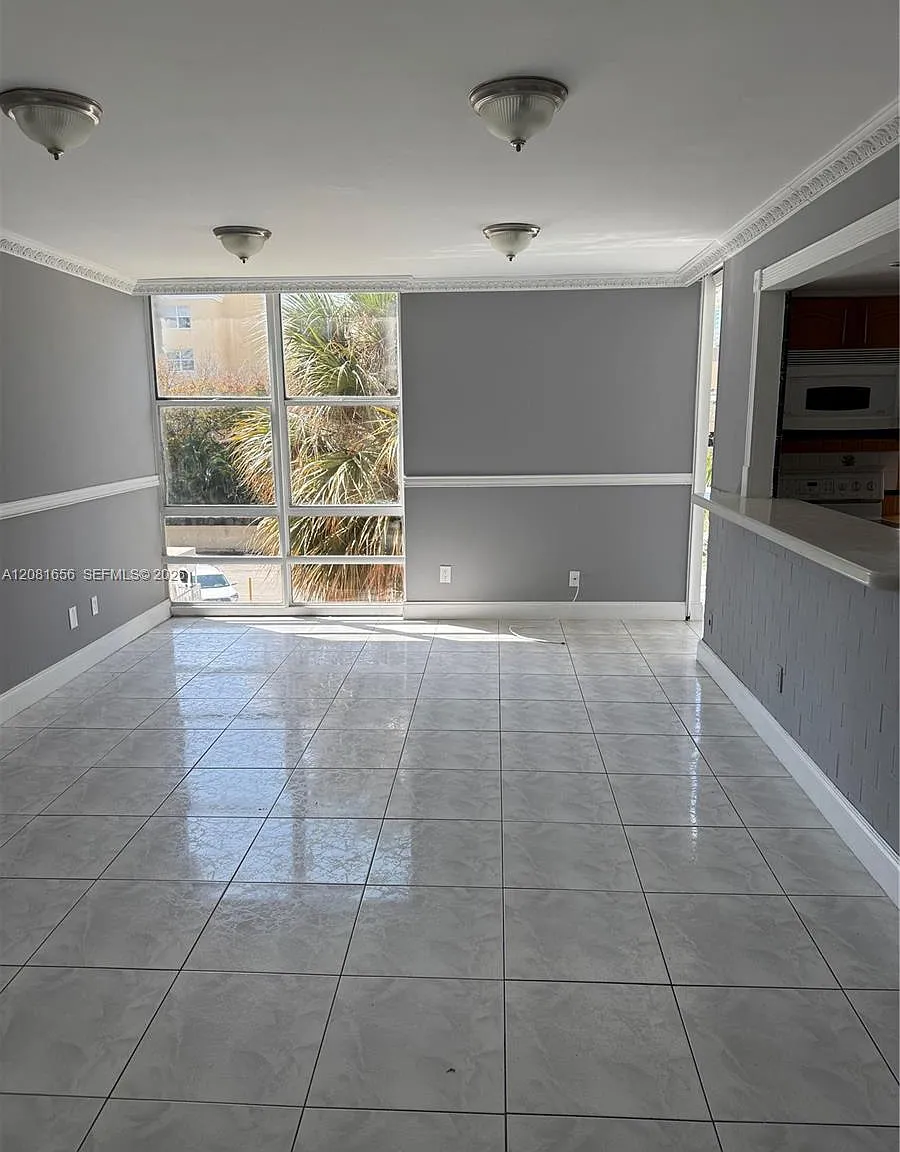 Avila South Condo — Photo 2