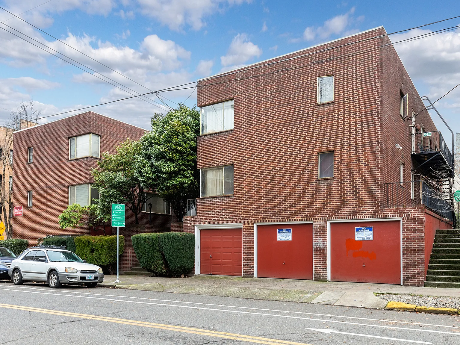 Elite Court Apartments — Photo 2