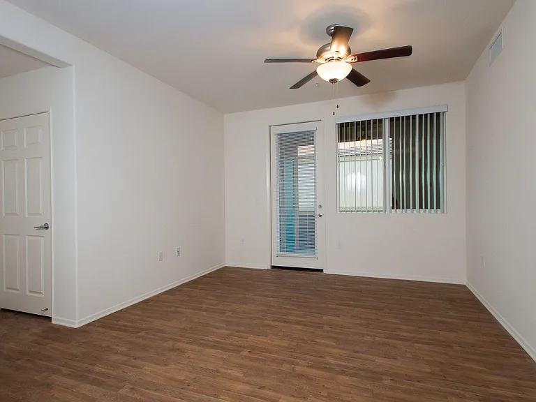 Avila Apartment Homes — Photo 33