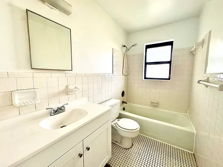 411 SE 23rd Ave #B — Photo 8