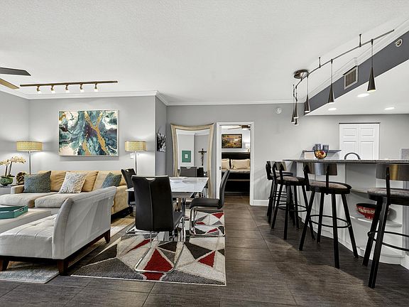 5th image of 511 Lucerne Avenue #312