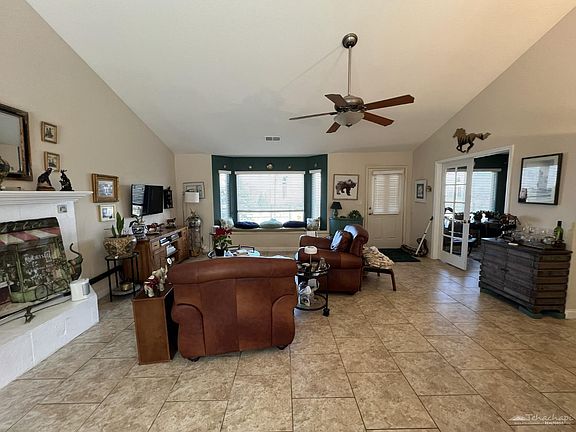 3rd image of 25161 Jacaranda Dr