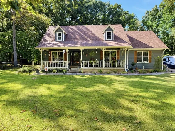 625 Mag A Mor Dr, Lafayette, TN 37083
