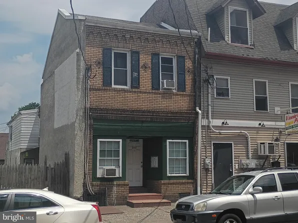 211 N Furnace St, Birdsboro, PA 19508