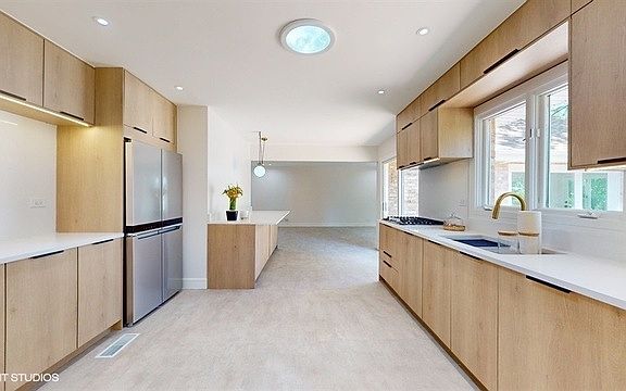 5th image of 8473 Canterberry Dr