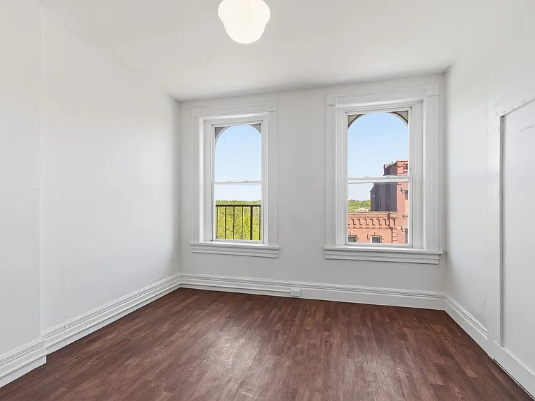 105 High St — Photo 8