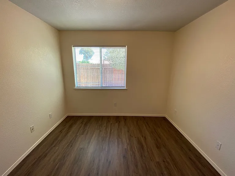 709 Creston Rd — Photo 28