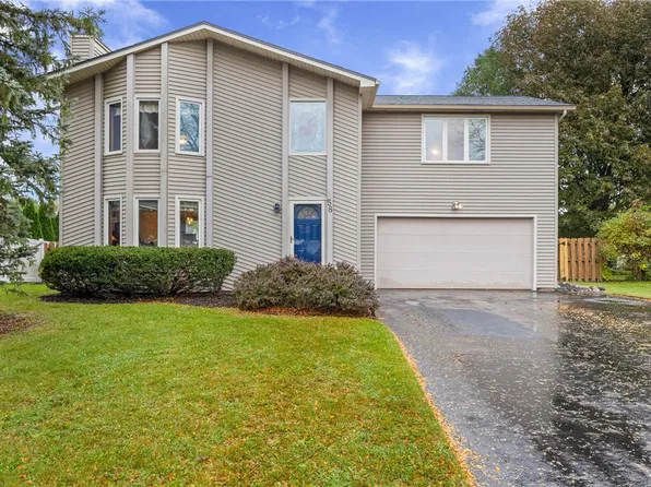 58 Delemere Blvd, Fairport, NY 14450