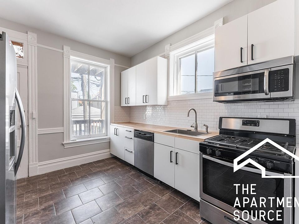 1st image of 844 N Francisco Ave #1001