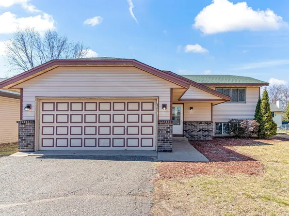 3245 Marlin Ave, Vadnais Heights, MN 55127