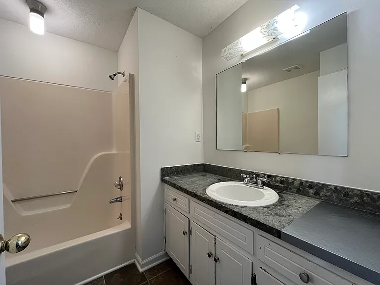 604 Fairfield Dr #A — Photo 22