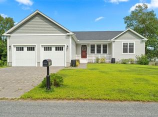 12 Sebago Trl, Narragansett, RI 02882