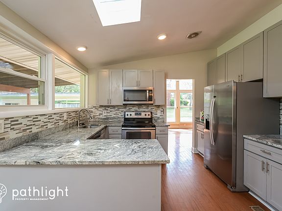 2nd image of 9523 Nottingham Dr