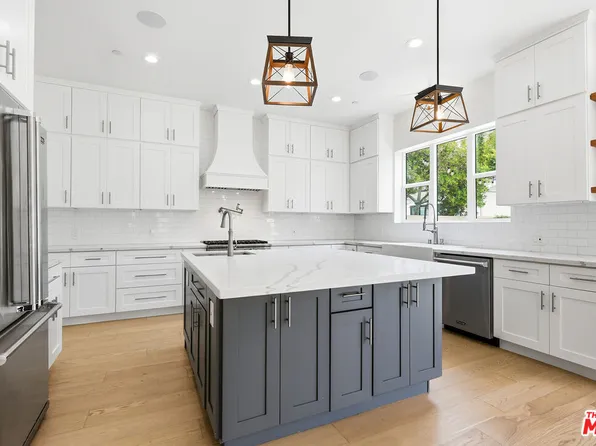 8308 McConnell Ave, Los Angeles, CA 90045