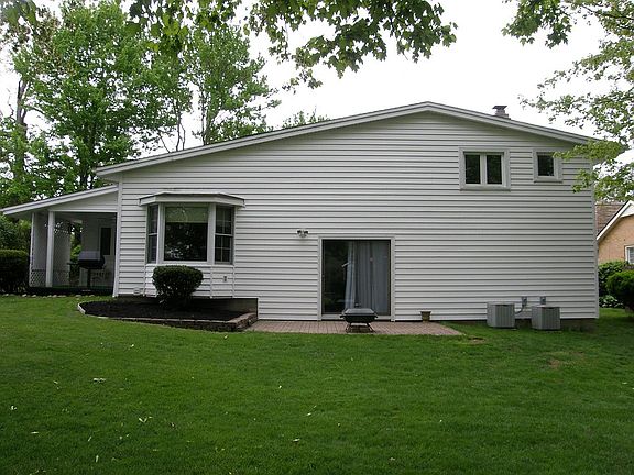 2nd image of 2884 Algonquin Dr