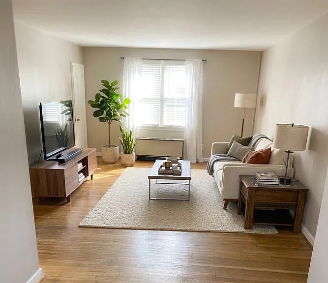 19 Auburn Ct #B — Photo 2