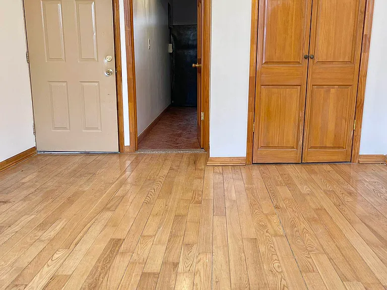 134 Dupont St #V — Photo 2