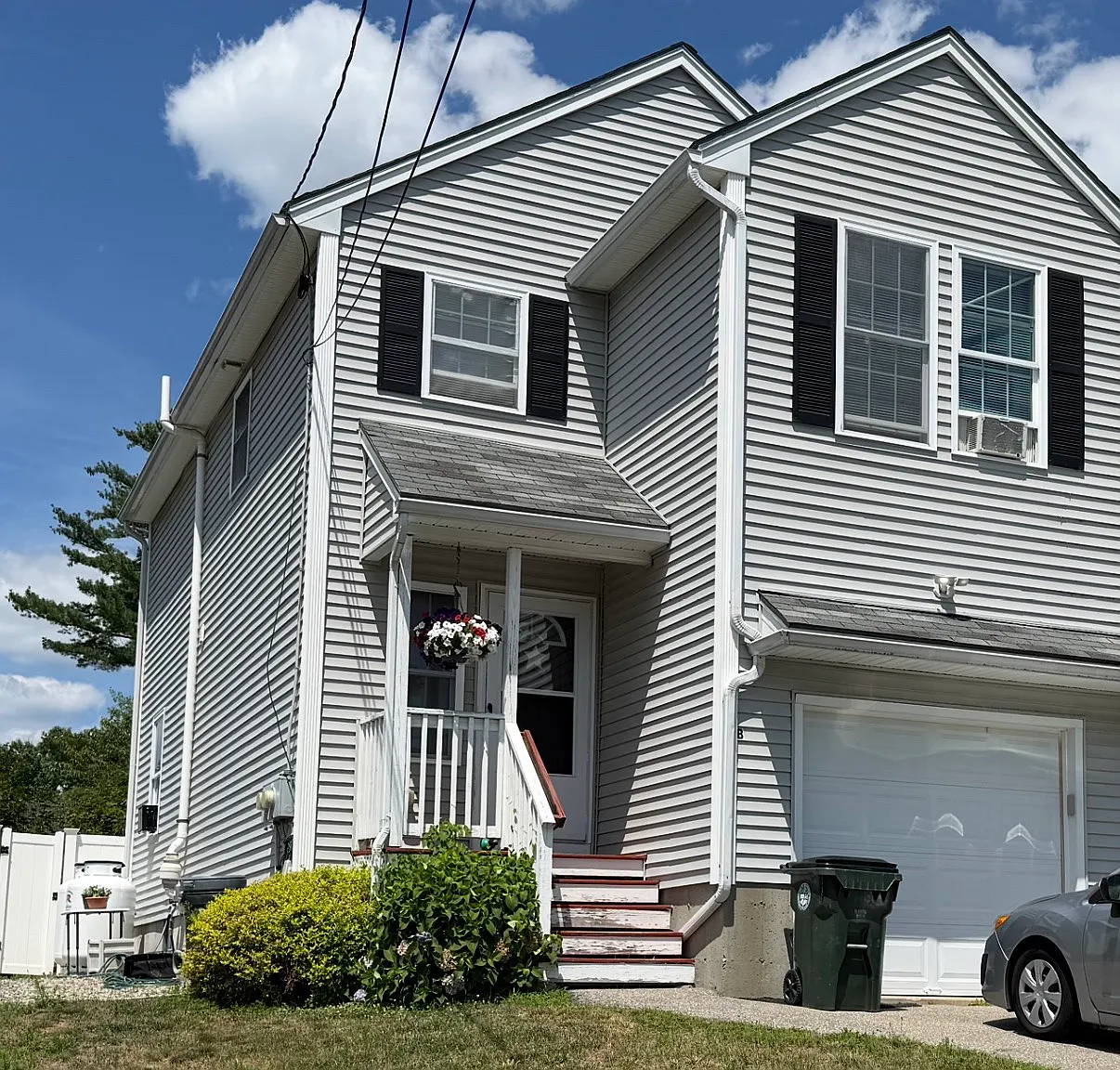 3 bed, 1.5 bath, 1334 sqft, $2,800 — Photo 2