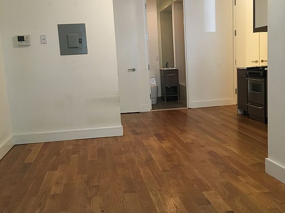 4th image of 106 Meserole St #01