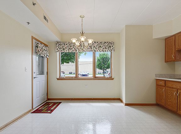 4th image of 5520 W 115th St #G38