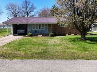 503 NW 12th St, Fairfield, IL 62837