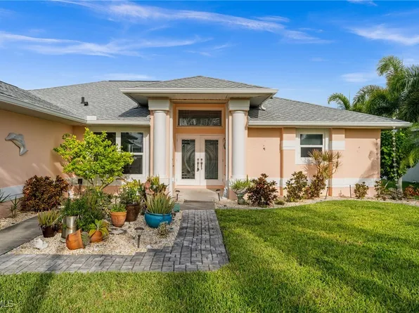 907 NW 38th Pl, Cape Coral, FL 33993