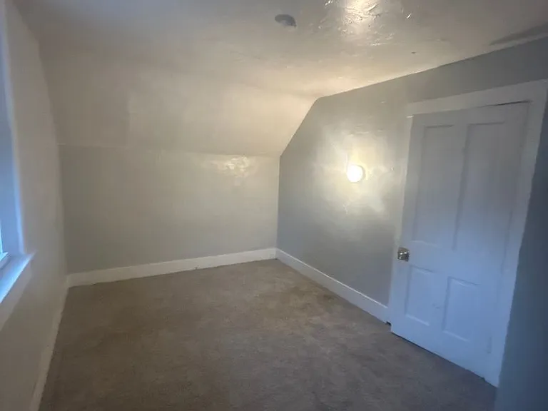 2911 Saratoga Ave — Photo 8