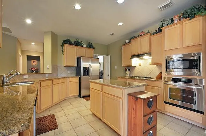 1302 Hunter Ace Way — Photo 5