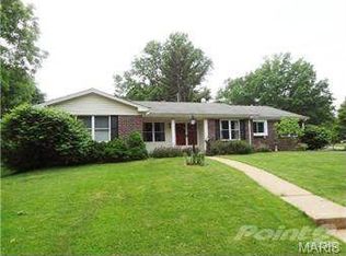 11662 Rossmoor Ln, Saint Louis, MO