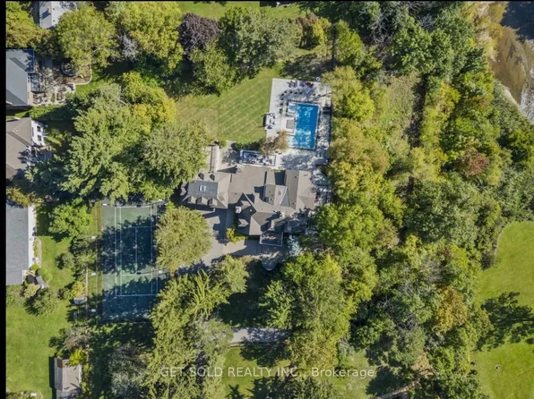 2552 Jarvis St, Mississauga, ON L5C 2P6