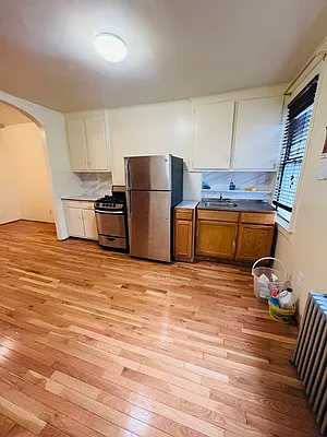 Rented by Standard Living Realty Inc | media 14