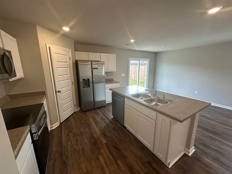 1634 Dryden St SE — Photo 6