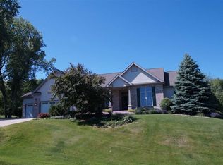 2574 Hupmobile Dr, Cottage Grove, WI 53527