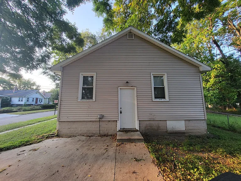 3916 Cambridge St — Photo 24
