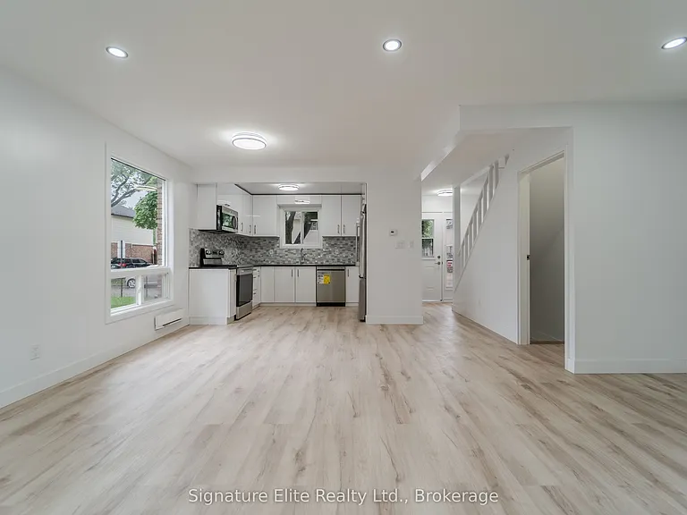 1118 Aire Pl — Photo 5