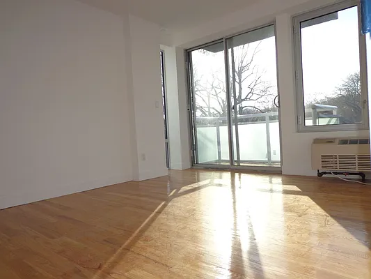 Rented by Bahar Management | media 47