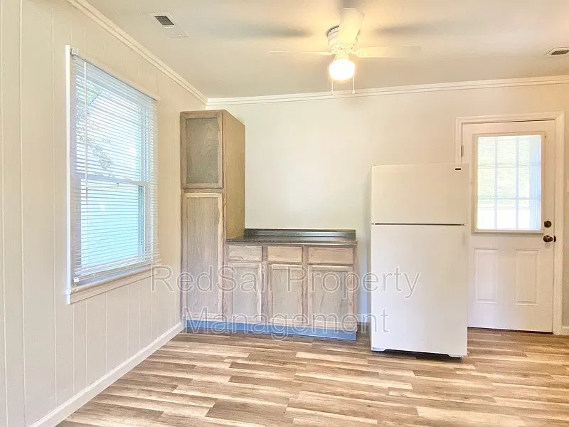 Pine Grove Court — Photo 3