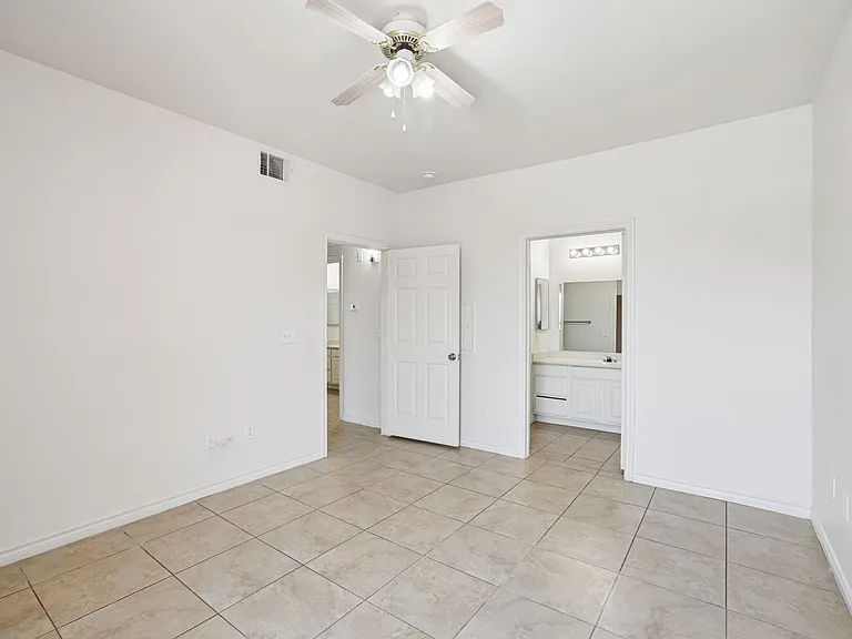 Sunrise Park Condominiums — Photo 23
