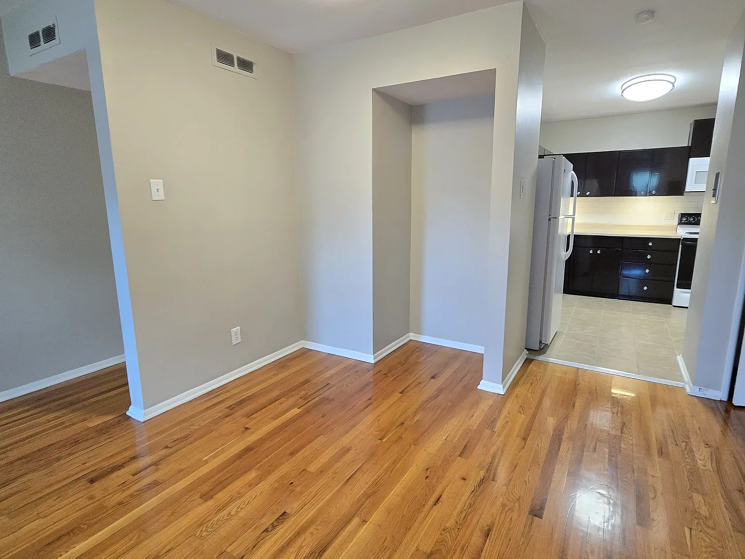 2 bed, 1120 sqft, $1,260 — Photo 4