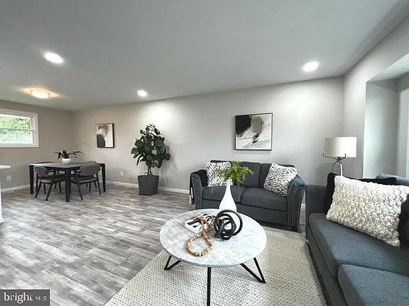 3rd image of 46 Evergreen Ln