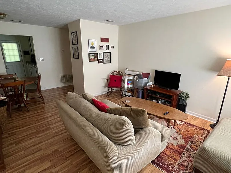 627 Whit Davis Rd — Photo 4