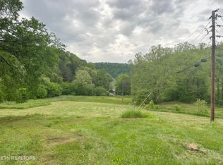 1623 Tater Valley Rd, Washburn, TN 37888