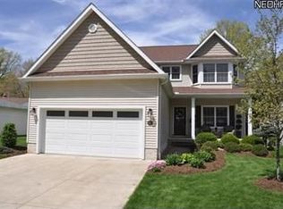 400 Fordham Pkwy, Bay Village, OH 44140