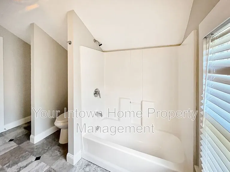 2695 Sharondale Dr NE — Photo 33