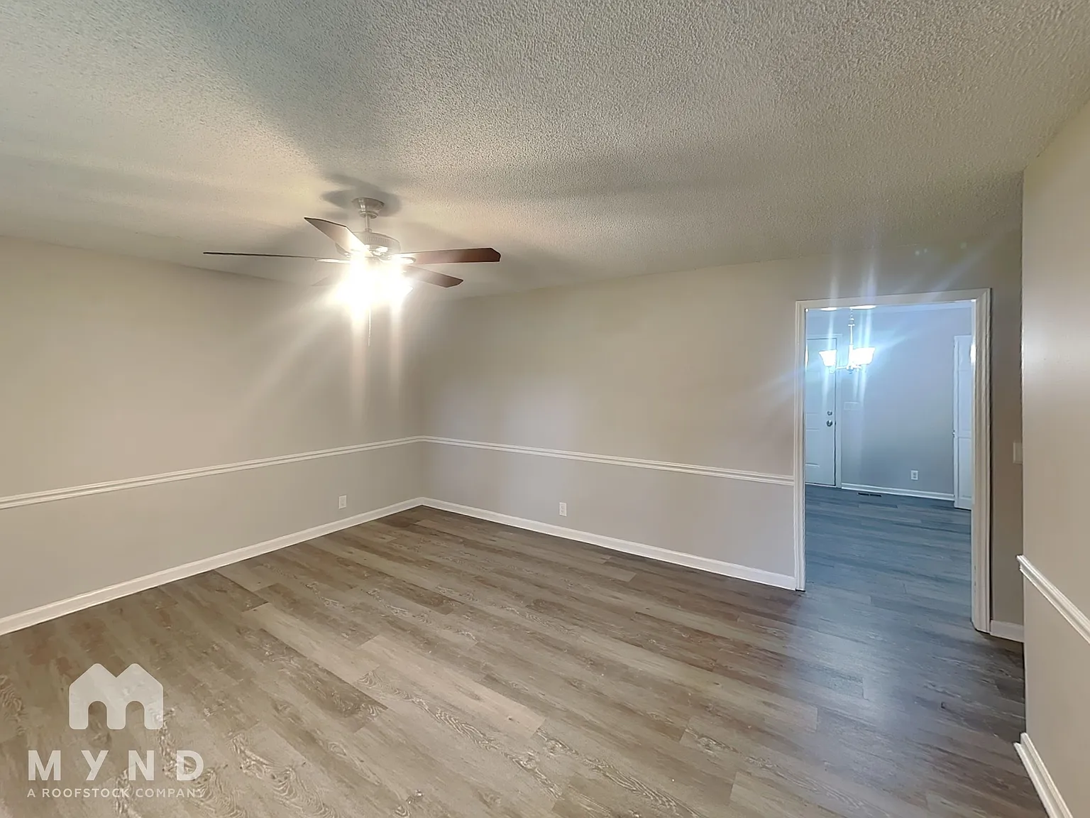 3 bed, 2.0 bath, 1440 sqft, $1,999 — Photo 4